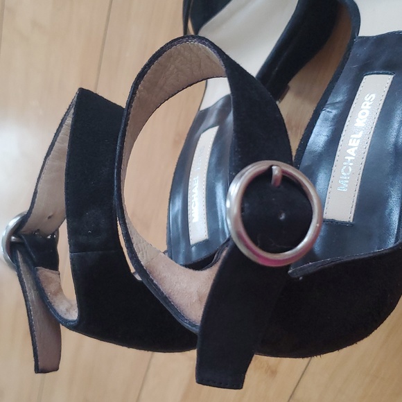 Michael Kors Adelina Runway Heels - Picture 6 of 8